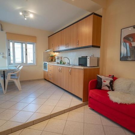 Attica Train Station 1 Bedroom 4 Pers Apartment Athena Bagian luar foto
