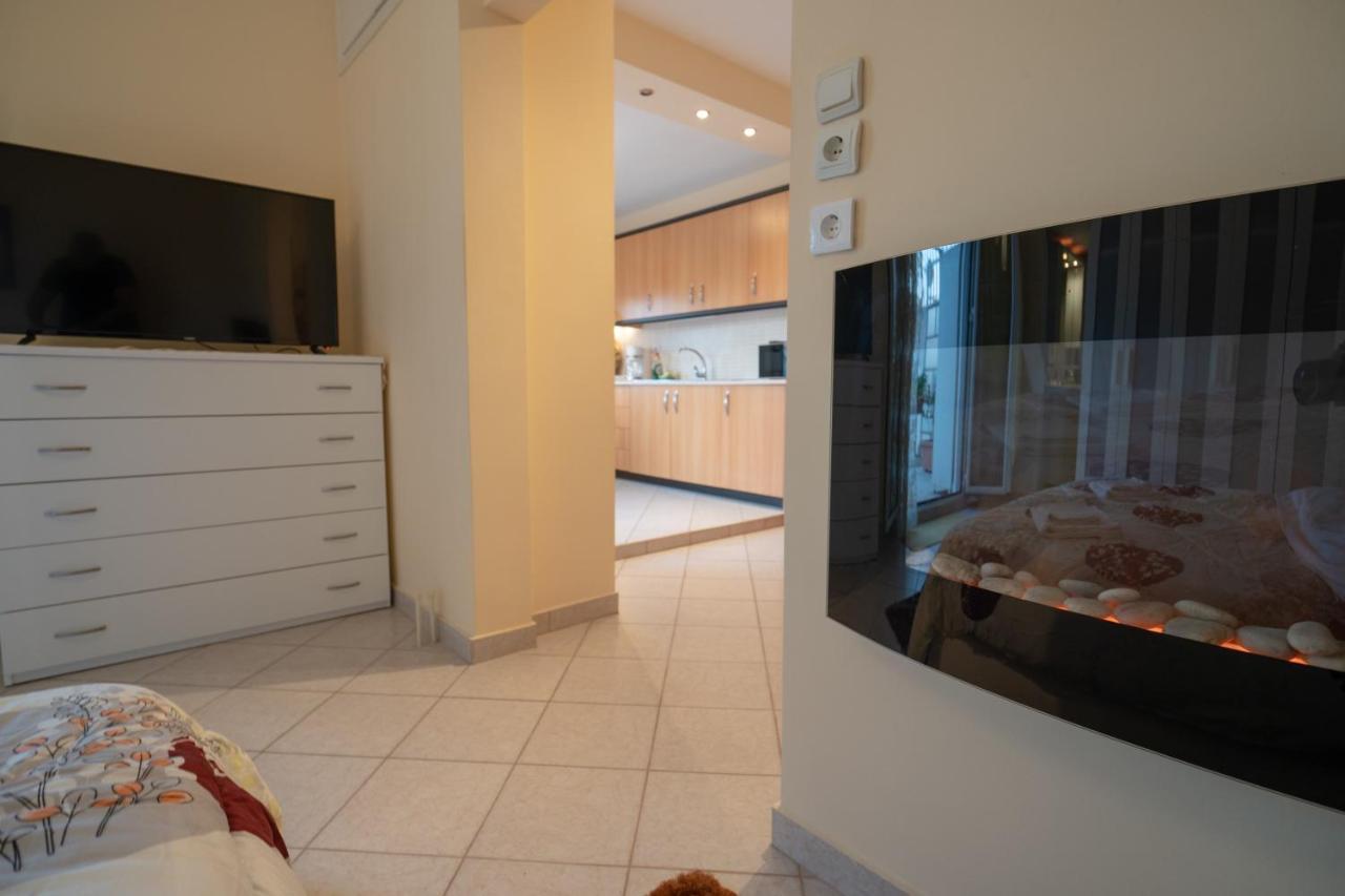 Attica Train Station 1 Bedroom 4 Pers Apartment Athena Bagian luar foto