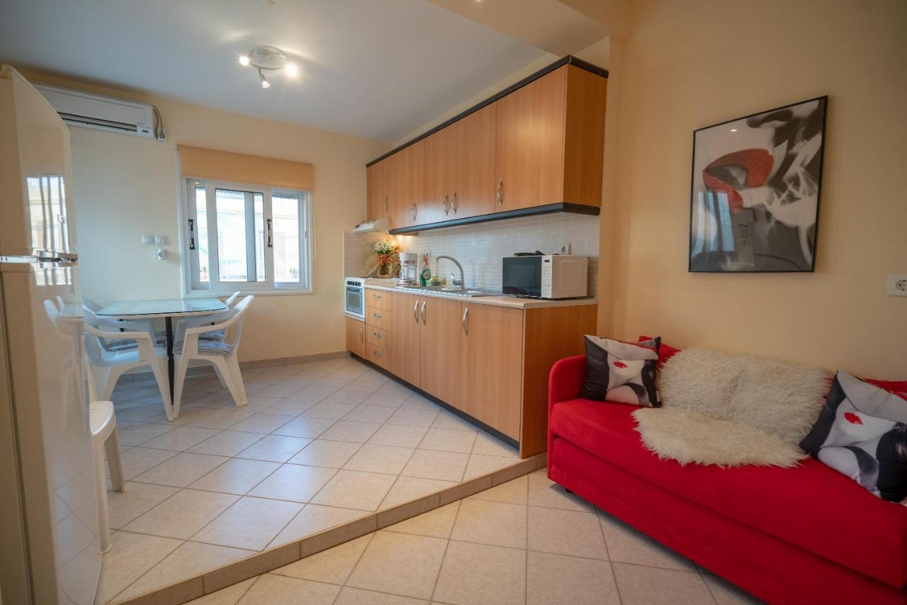 Attica Train Station 1 Bedroom 4 Pers Apartment Athena Bagian luar foto